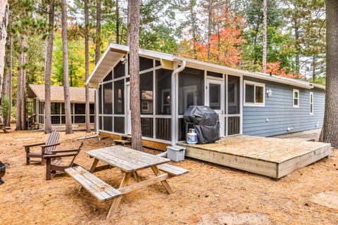 Lakeside Private Big Screened in Porch 