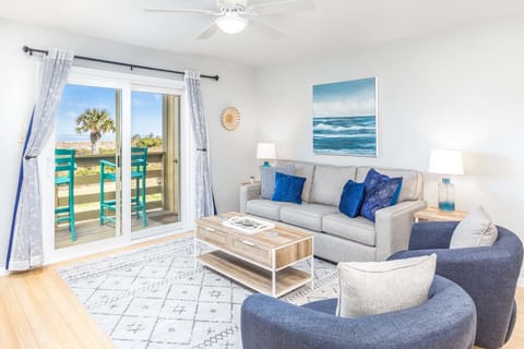 Lighthouse Point 25A - Living Area with sleeper sofa and flat screen TV