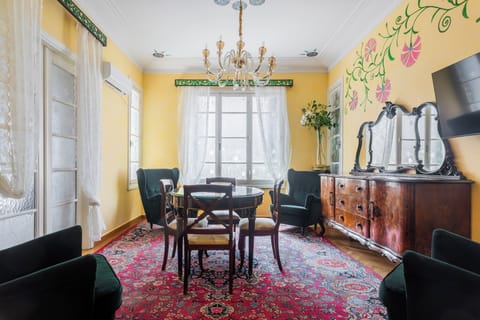 Living room / Dining