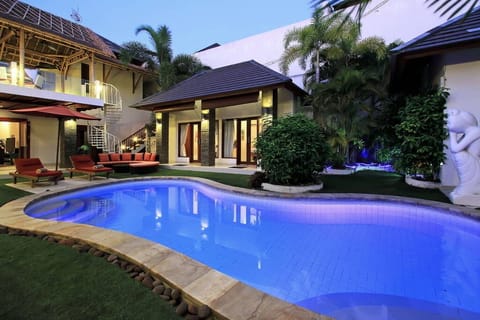 Villa 5 BR Seminyak, Bali