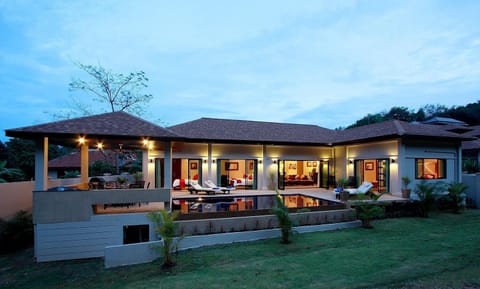 4 Bedroom Crystal Villa near Nai Harn Beach