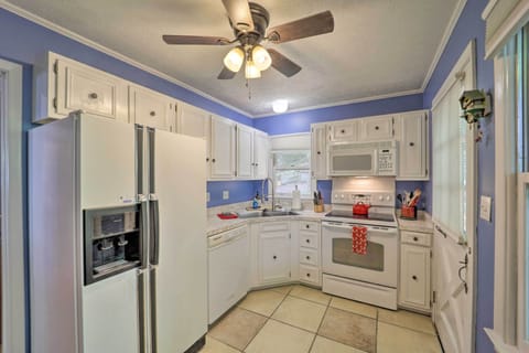 Kitchen | Fully Equipped