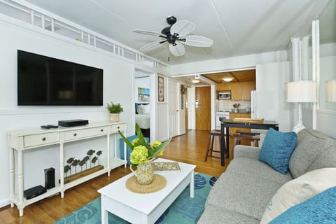 Cute cottage-style studio at the Ilikai!