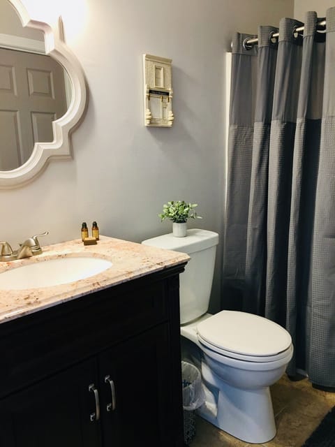 Full size Bathroom with linens.

