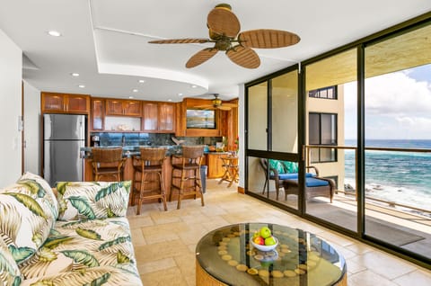 Open concept with high end finishes and a tropical feeling.