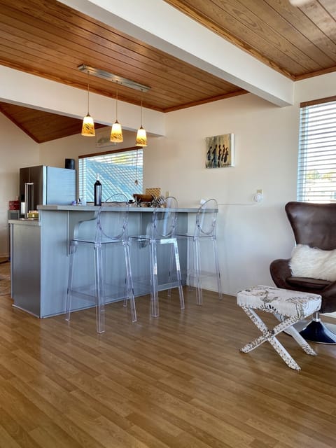 Kitchen Area - Seating for 3 in Kitchen