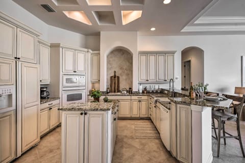 Kitchen | Fully Equipped