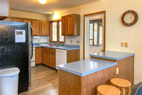 Kitchen | Cooking Basics | Dishware/Flatware