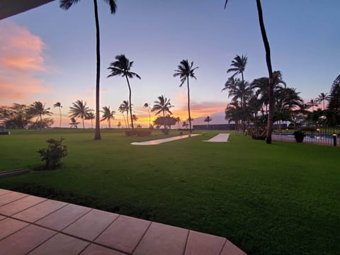 View directly out from the lanai.