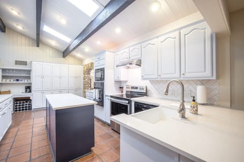 Well-equipped kitchen