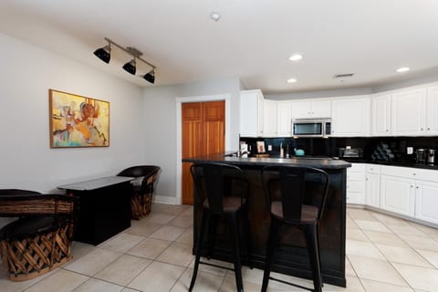 Kitchen, bar and cocktail arcade game