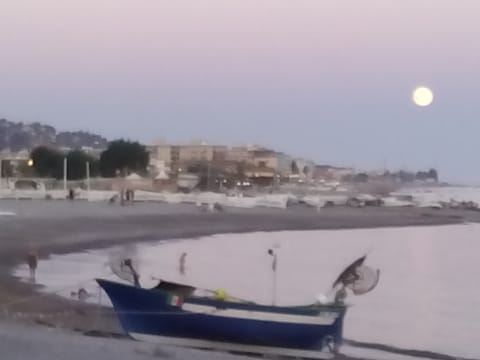 Riviera Apartment - The Sound of Silence -Trilo with Parking & Wifi Apartment in Ventimiglia