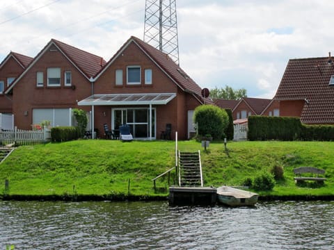 Home, Property, House, Water, Waterway, Canal, Real Estate, Building, River, Cottage