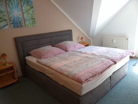 Furniture, Property, Comfort, Wood, Azure, Textile, Building, Pillow, Interior Design, Architecture