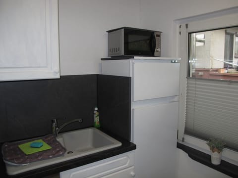 Cloud, Sky, Daytime, Building, Infrastructure, Tree, Urban Design, Architecture, Mountain, Neighbourhood