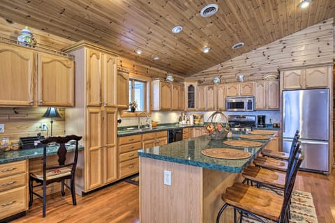 Kitchen | Cooking Basics | Drip Coffee Maker | Island Seating