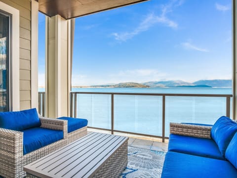 Condo 7203 - Furnished Balcony