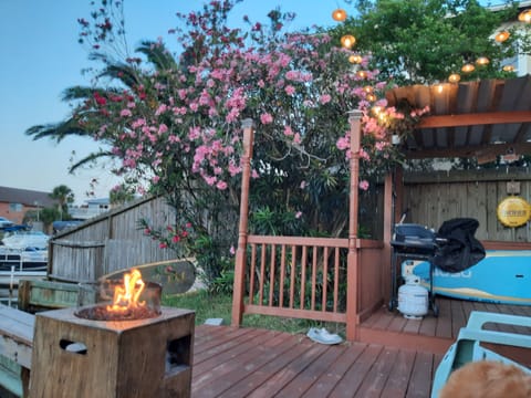 Really pretty out here tonight.