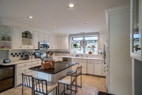 Spacious well equipped kitchen!