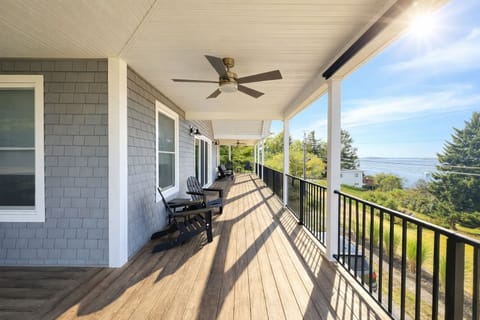 The front deck at Sunset Shore is waiting for you to come visit!
