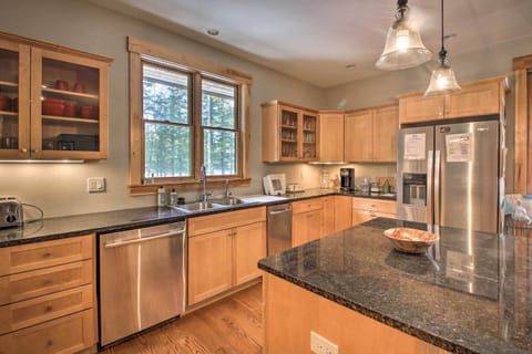Kitchen | Stainless Steel Appliances
