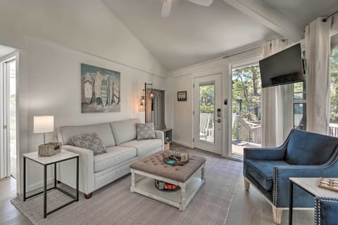 Deer Island Treehouse | 2BR | 2BA | 830 Sq Ft | Access by Stairs Only