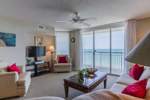 Living room with flat screen TV for Movie night