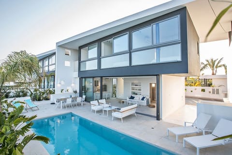 Villa Charlize, Luxury 3BDR Kapparis Villa with Private Pool