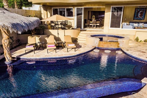 Wonderful open layout perfect for family & friends gatherings