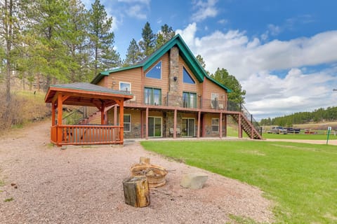 Hill City Vacation Rental | 8BR | 4BA | 2 Stories | 3,200 Sq Ft