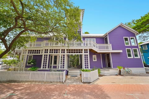 WELCOME TO PLUM CRAZY IN SEASIDE, FLORIDA!