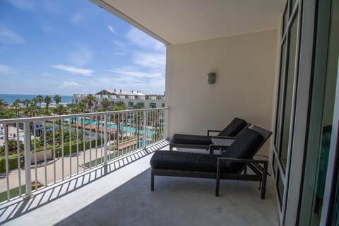 Welcome to Sapphire #403, your own little slice of paradise!