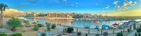 Panoramic view of Channel-Located on 2nd story balcony. Closest to London Bridge