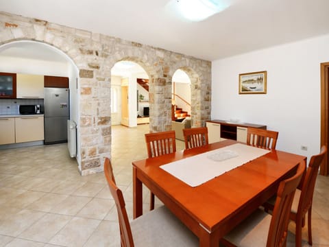 Property, Room, Building, Furniture, Interior Design, Real Estate, Dining Room, Table, Floor, Ceiling