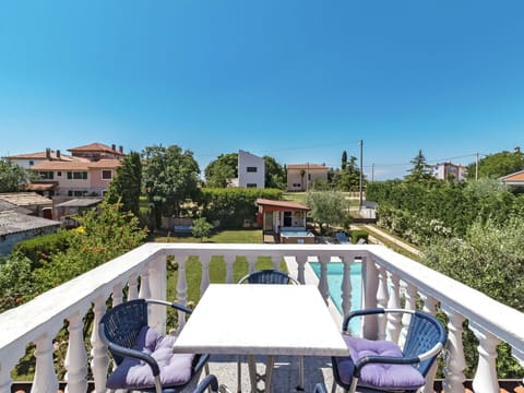Property, Real Estate, House, Building, Residential Area, Swimming Pool, Sky, Home, Estate, Architecture