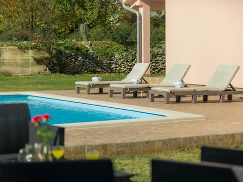Swimming Pool, Property, Sunlounger, Outdoor Furniture, Furniture, Leisure, Backyard, Home, Tree, Design