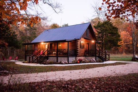 Beautiful fall foliage surrounding Prairie Hollow Hideaway