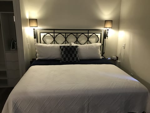 Cozy feel but plenty of room with a king bed. Your home away from home!
