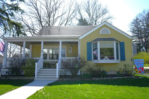 Main Entrance of Our Happy Place from main street view.