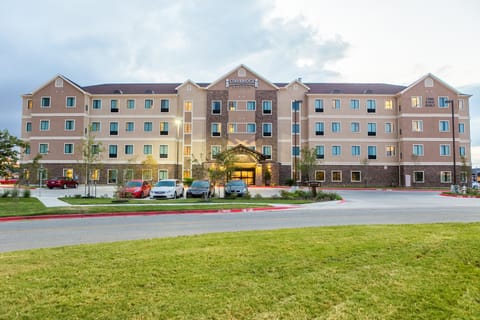 You’ll enjoy a relaxing vacation at this prime destination!