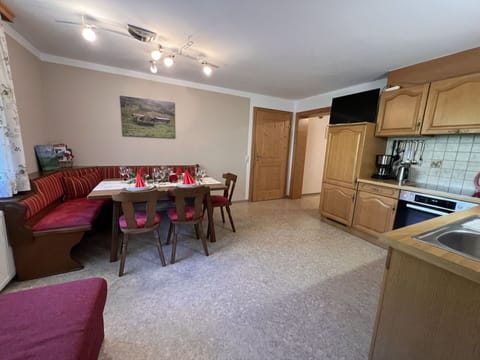 Property, Building, Cabinetry, Wood, Table, Interior Design, Flooring, Chair, Floor, Countertop