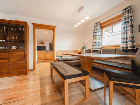 Furniture, Flooring, Interior Design, Floor, Wood Flooring, Wood, Table, Ceiling, Lighting, Room