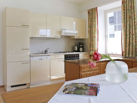 Furniture, Room, Property, Interior Design, Kitchen, Cabinetry, Floor, Building, House, Countertop