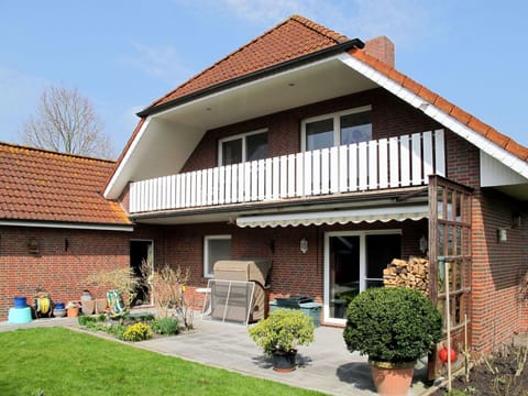 House, Property, Home, Residential Area, Building, Real Estate, Roof, Siding, Cottage, Architecture