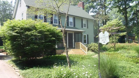 Gauntlett Beach House