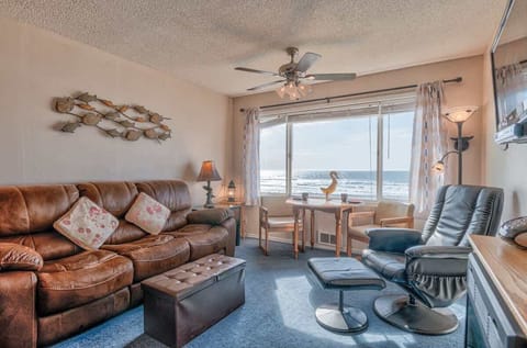 Welcome to Unit 221, Beauty and the Beach