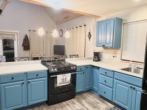 Kitchen Peninsula with Electric Range  