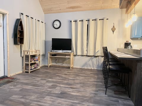 Great Room with Television and Free Wifi for Streaming 