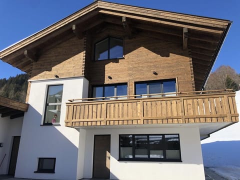 To the sleeping Jungfrau - holiday home, bathroom, toilet, deluxe Apartment in Salzburgerland