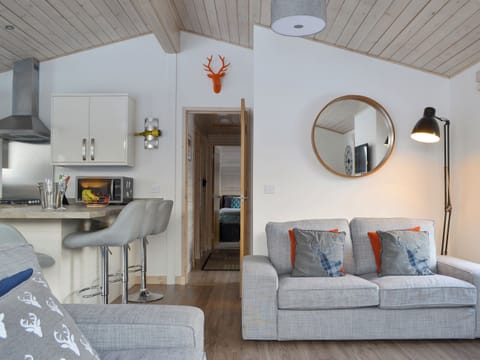 Light and airy open-plan living space | Cruachan - Invernahavon, Glentruim, near Newtonmore